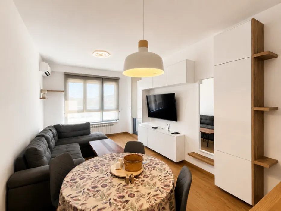 Izdavanje, četvorosoban stan, 90m², Fon (Fon - Bilećka), Voždovac Sve Podlokacije