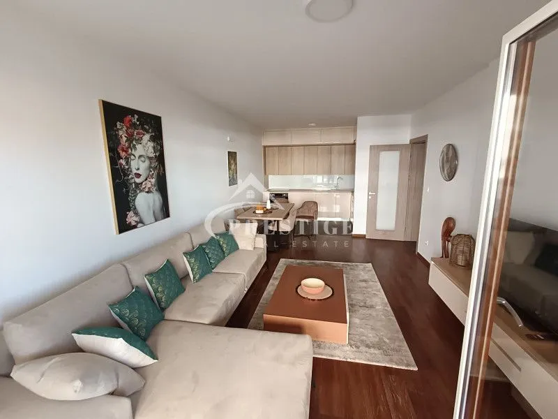 Izdavanje, dvosoban stan, 68m², Master Kvart, Podgorica