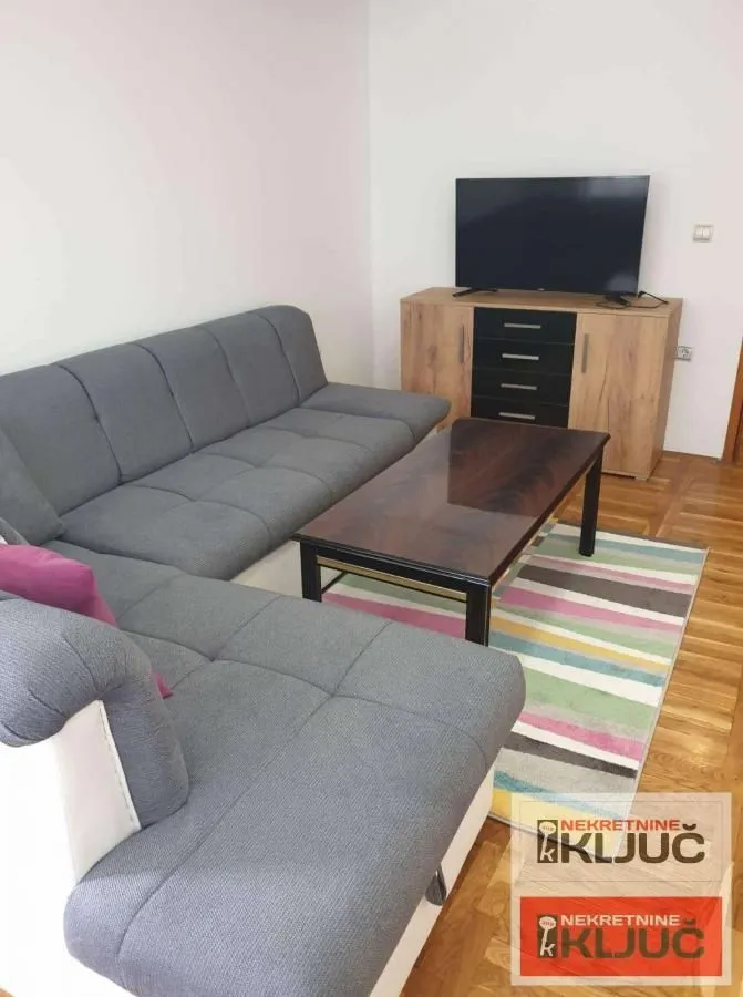 Izdavanje, dvosoban stan, 50m², Sajmište, Novi Sad