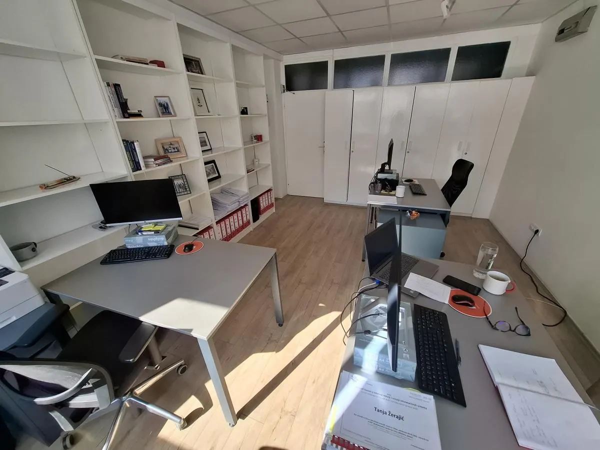 Sale, office space, 30m², Bulevar Oslobodjenja, Novi Sad Sve Podlokacije