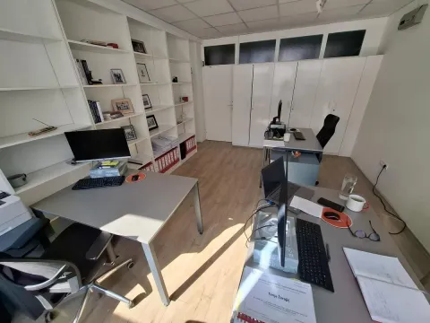 Sale, office space, 30m², Bulevar Oslobodjenja, Novi Sad Sve Podlokacije - image 3