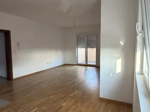 Prodaja, dvosoban stan, 73m², Tuški Put, Podgorica - image 3