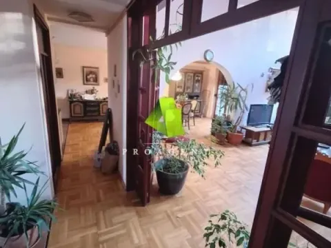 Izdavanje, kuća, 220m², Palilula, Niš - image 14