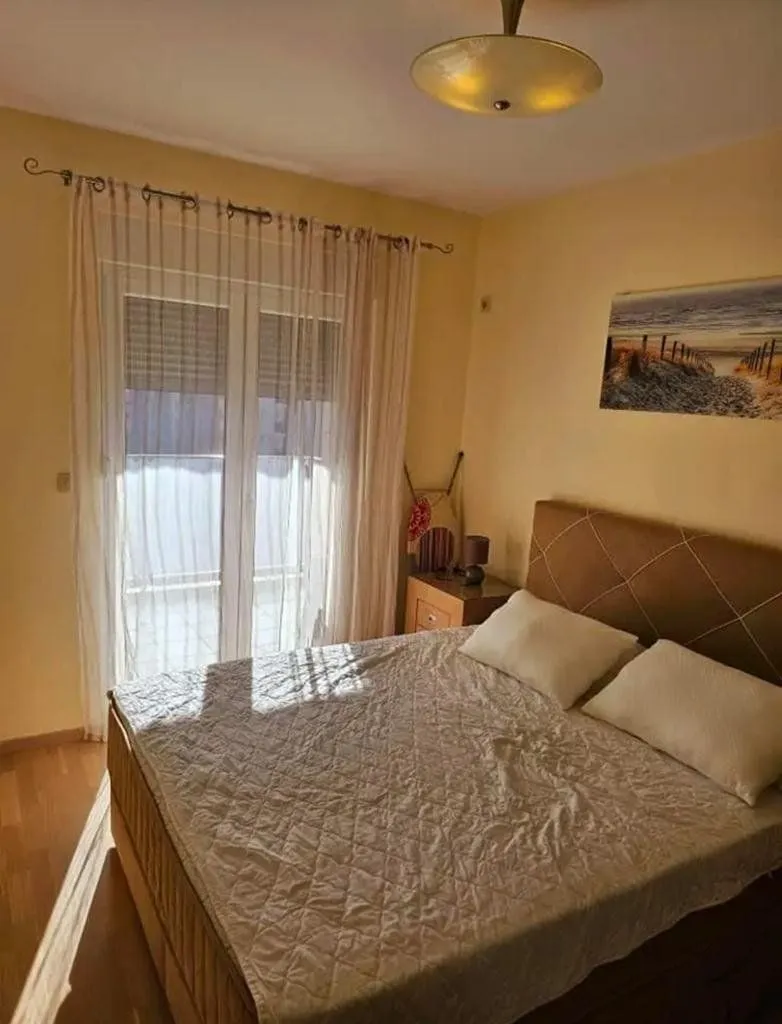 Izdavanje, jednosoban stan, 50m², City Kvart, Podgorica