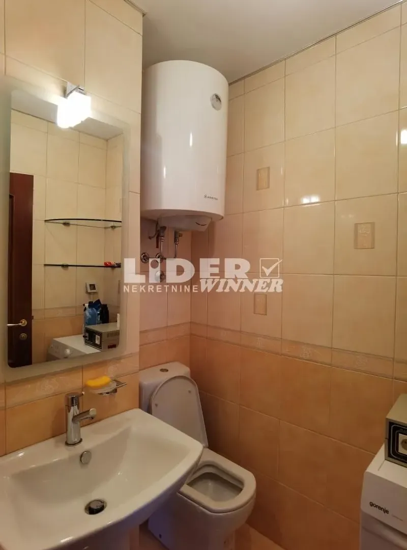 Rent, four bedroom apartment, 140m², Savski Venac, Beograd