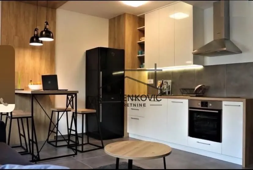 Prodaja, četvorosoban stan, 125m², Sajam, Novi Sad Sve Podlokacije