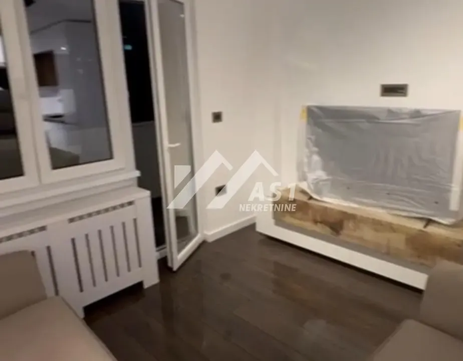 Prodaja, trosoban stan, 60m², Banatić, Novi Sad Sve Podlokacije