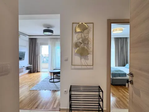 Rent, one bedroom apartment, 50m², Bečići, Budva - image 6