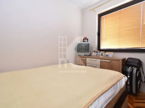 Prodaja, kuća, 190m², Dalmatinska ulica, Podgorica - image 20