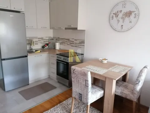 Izdavanje, jednosoban stan, 40m², Bulevar Oslobodjenja, Novi Sad Sve Podlokacije - image 3