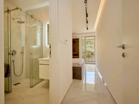 Sale, two bedroom apartment, 90m², Rafailovići, Budva - image 2