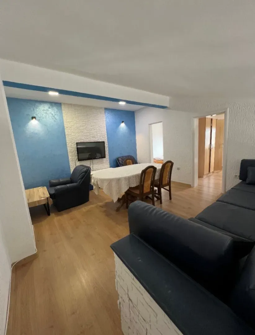 Sale, three bedroom apartment, 80m², Sutomore, Bar