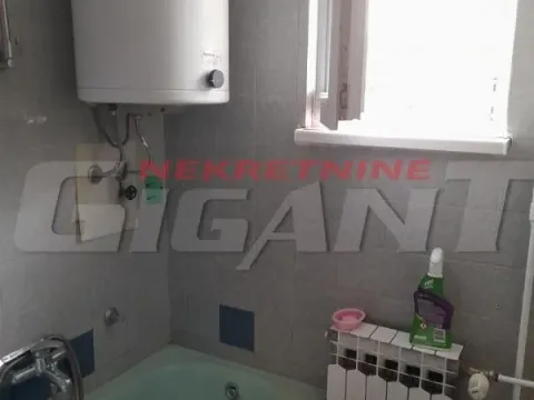 Izdavanje, trosoban stan, 90m², Resnik, Beograd - image 9