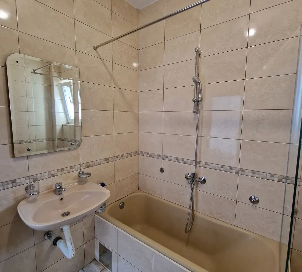 Rent, two bedroom apartment, 80m², Zlatica, Podgorica