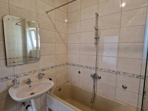Rent, two bedroom apartment, 80m², Zlatica, Podgorica - image 7