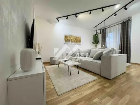 Izdavanje, četvorosoban stan, 105m², Sajam, Novi Sad Sve Podlokacije - image 2