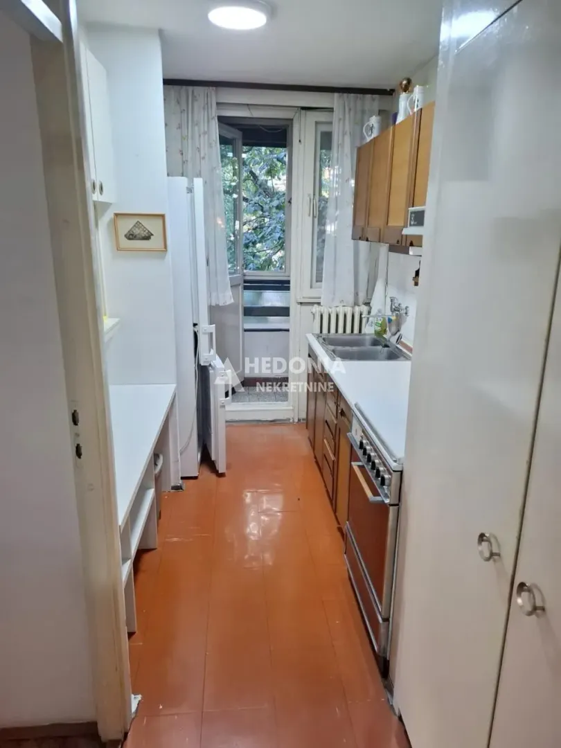 Prodaja, dvosoban stan, 65m², Galenika, Beograd