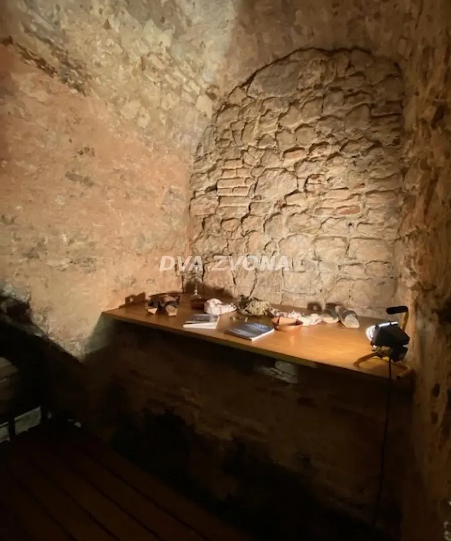 Prodaja, ugostiteljski objekat, 630m², Stari Slankamen, Inđija