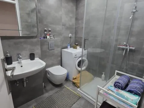 Izdavanje, trosoban stan, 88m², Novo naselje, Novi Sad - image 16