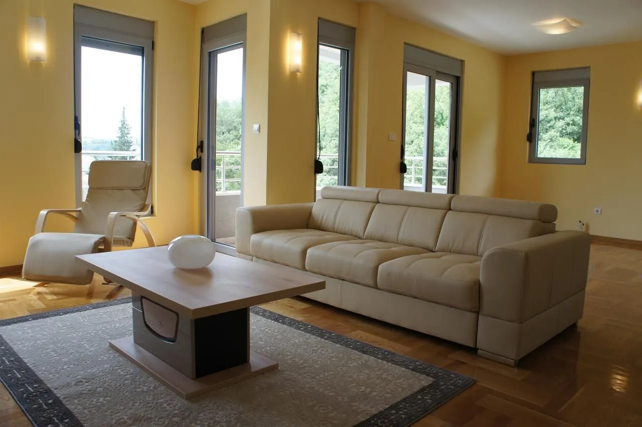 Prodaja, trosoban stan, 100m², Bečići, Budva