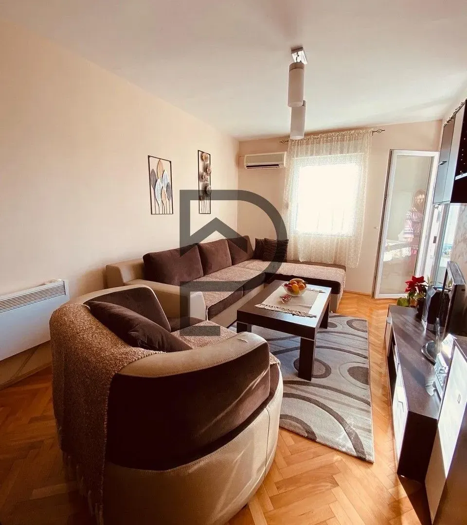 Izdavanje, jednosoban stan, 45m², Stari Aerodrom, Podgorica