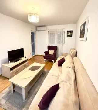 Rent, one bedroom apartment, 45m², City Kej, Podgorica - image 1