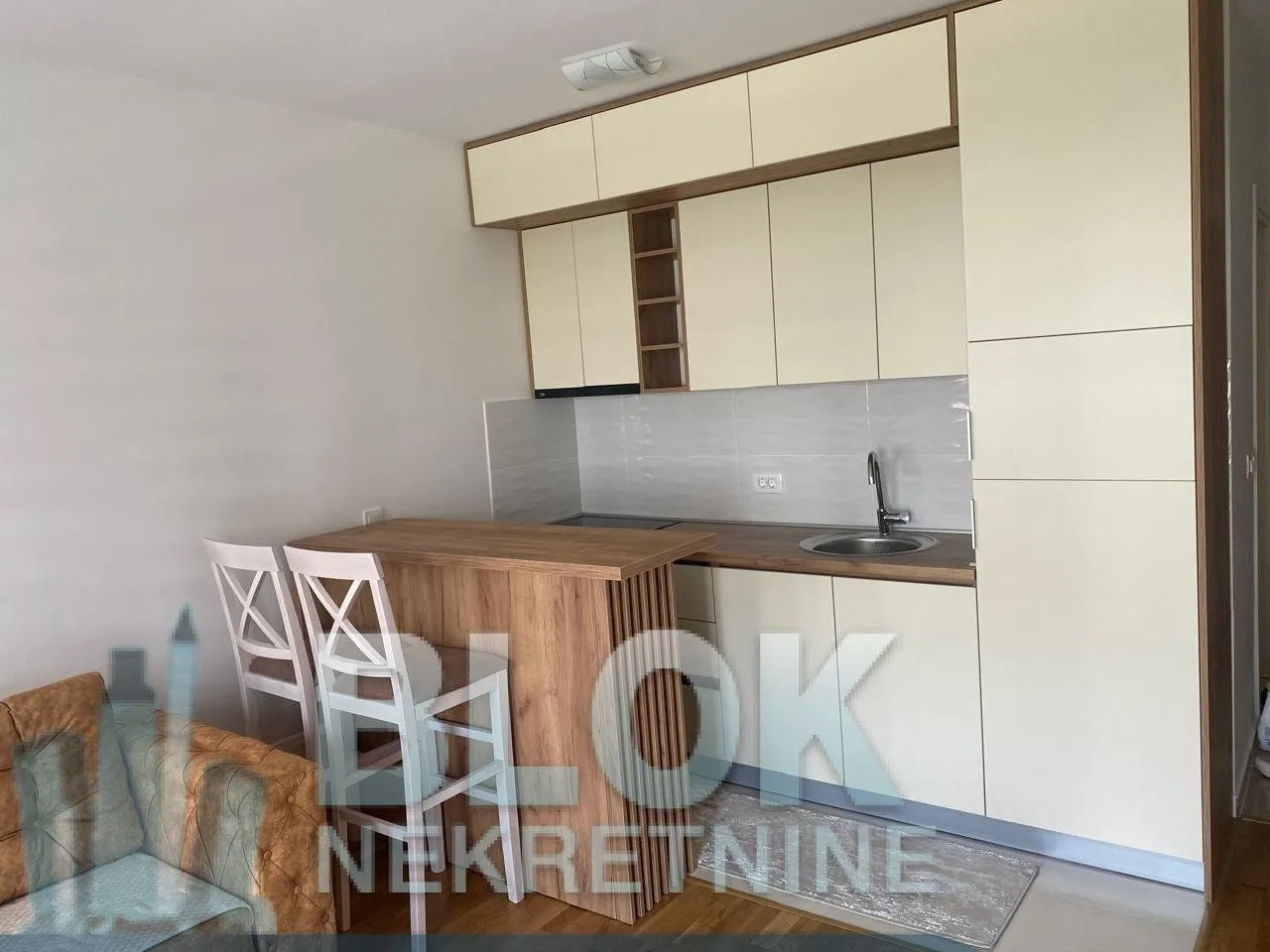 Izdavanje, jednosoban stan, 27m², Stari Aerodrom, Podgorica