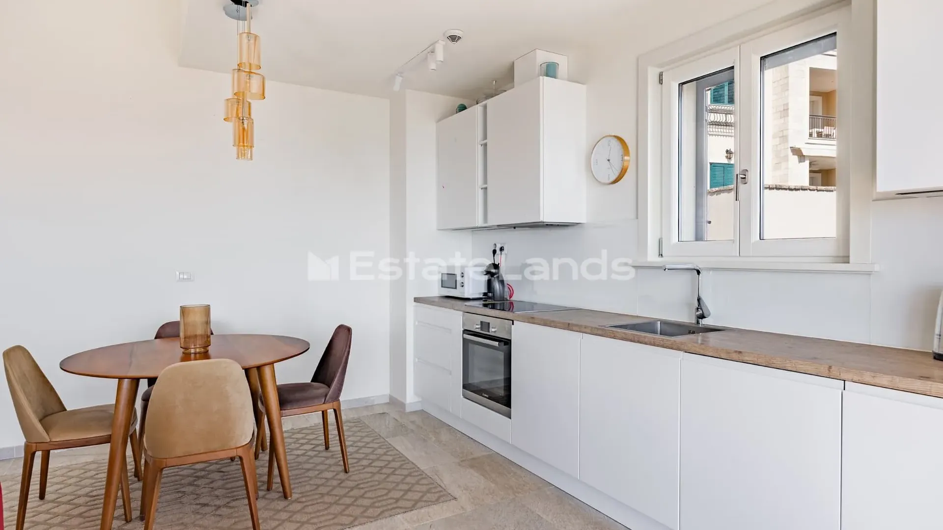 Izdavanje, dvosoban stan, 100m², Luštica Bay, Tivat