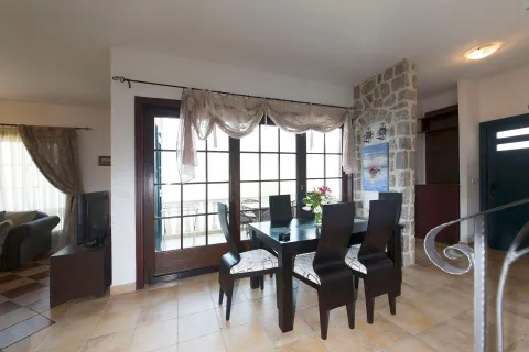 Prodaja, kuća, 235m², Kostanjica, Kotor - image 77