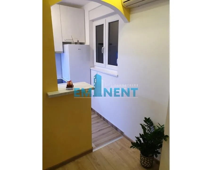 Izdavanje, stan, 34m², Zemun Centar, Zemun Sve Podlokacije