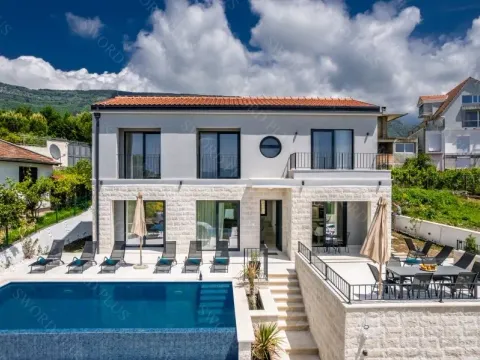 Sale, house, 250m², Mrčevac, Tivat - image 1