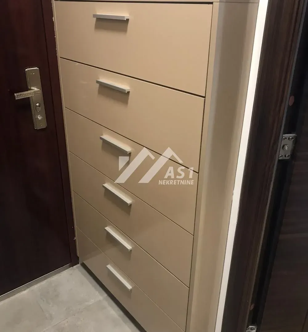Izdavanje, jednosoban stan, 40m², Rotkvarija, Novi Sad Sve Podlokacije