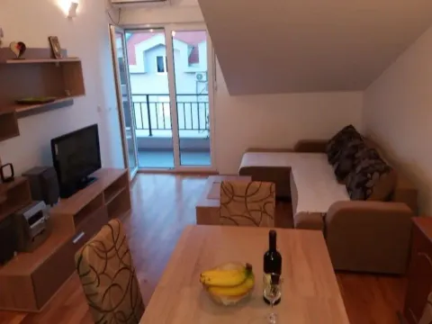 Izdavanje, jednosoban stan, 40m², Radovići, Tivat - image 4