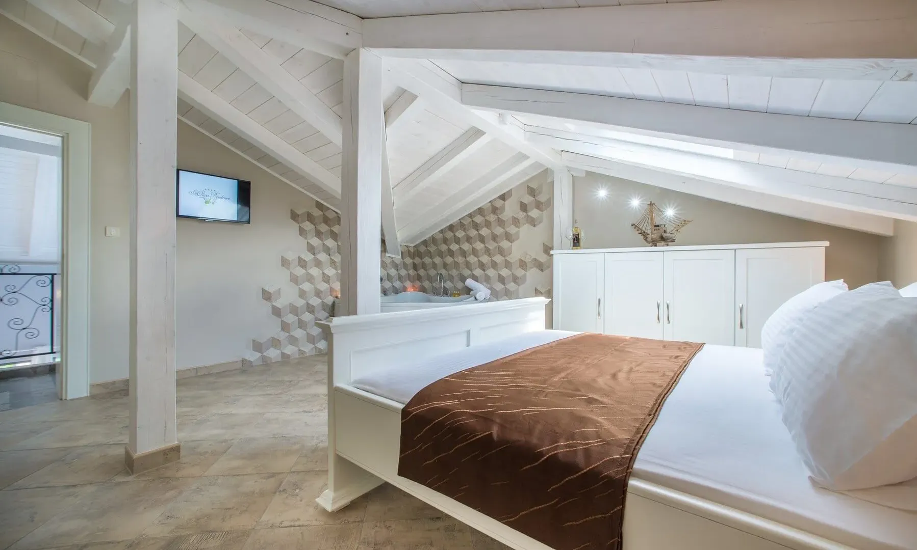Rent, house, 150m², Stoliv, Kotor