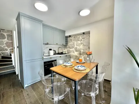 Izdavanje, kuća, 120m², Kuljače, Budva - image 5