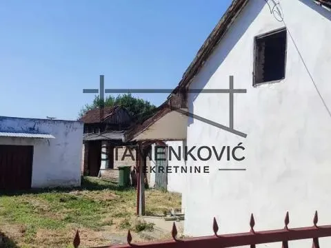 Kuća in Veternik
