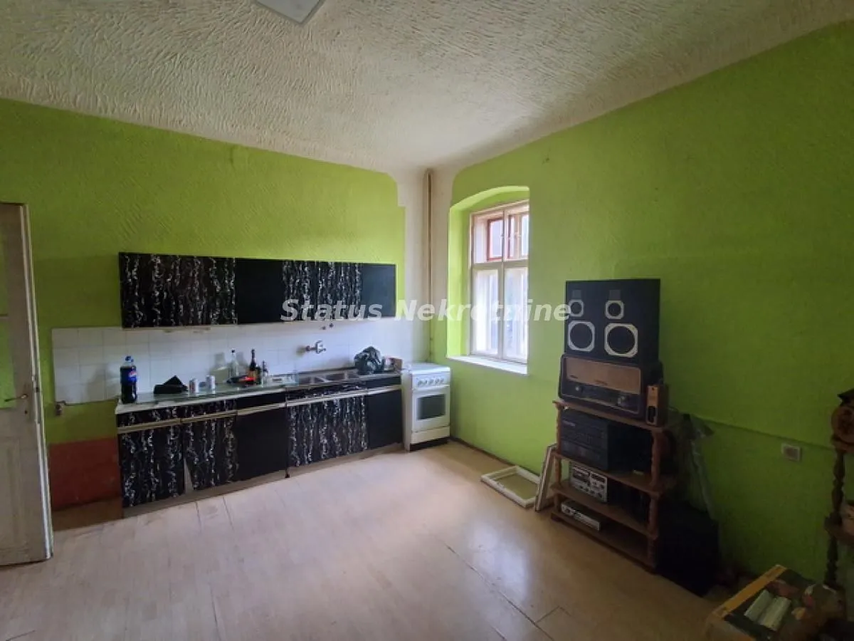 Prodaja, kuća, 279m², Futog, Novi Sad Sve Podlokacije
