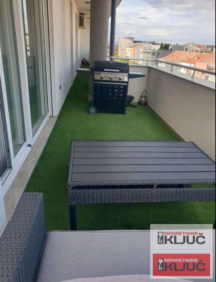 Prodaja, trosoban stan, 134m², Sajmište, Novi Sad