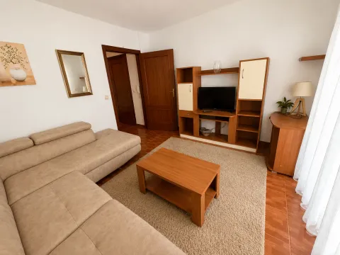 Rent, one bedroom apartment, 55m², Podkošljun, Budva - image 2