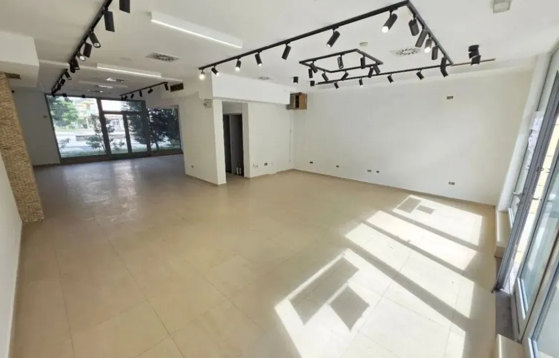 Izdavanje, poslovni prostor, 100m², City Kvart, Podgorica