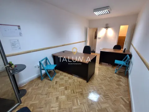 Izdavanje, poslovni prostor, 20m², Blok 5, Podgorica - image 2