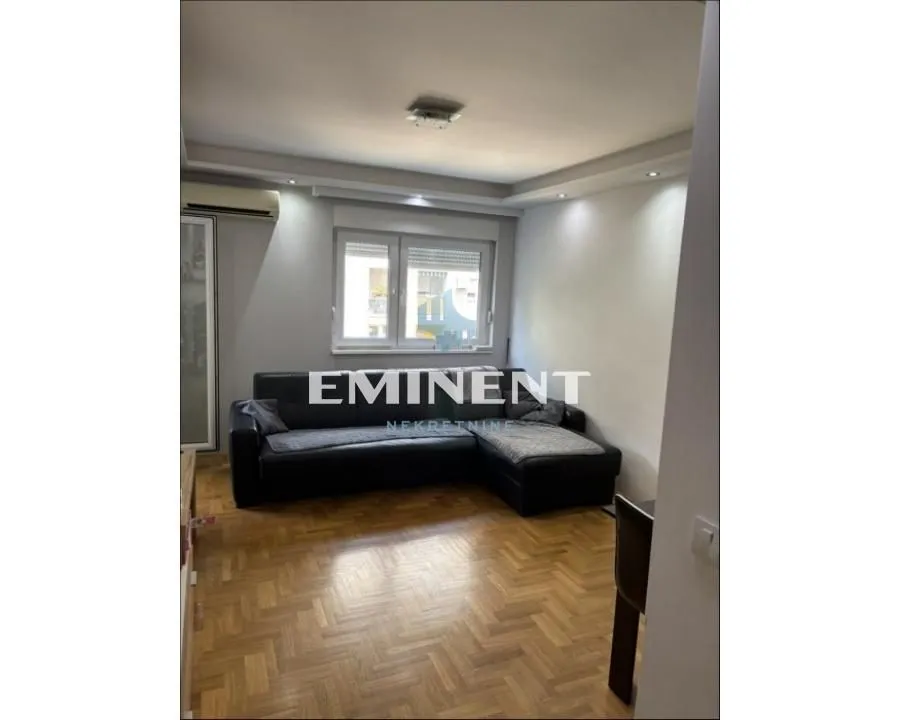 Izdavanje, stan, 42m², Novi Beograd Blok 72, Novi Beograd Sve Podlokacije