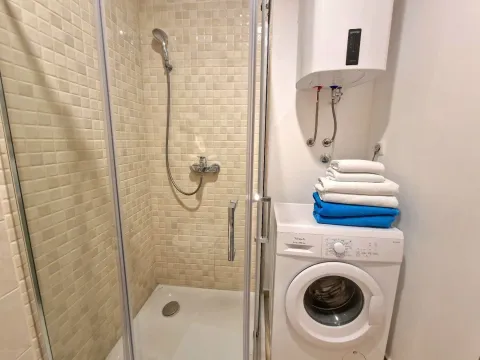 Izdavanje, jednosoban stan, 50m², Bečići, Budva - image 9