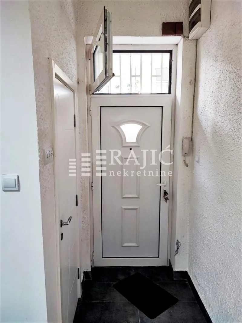 Rent, office space, 35m², Palata Pravde, Beograd