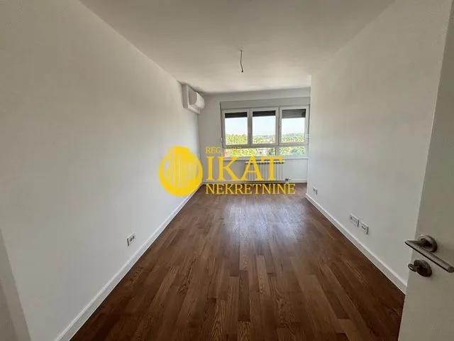 Prodaja, trosoban stan, 95m², Zemun Gornji Grad, Zemun Sve Podlokacije