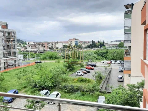 Rent, one bedroom apartment, 57m², Podgorica, Crna Gora - image 8