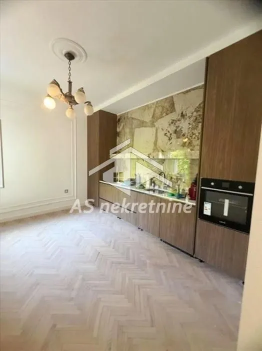 Izdavanje, četvorosoban stan, 87m², Slavija, Vračar Sve Podlokacije