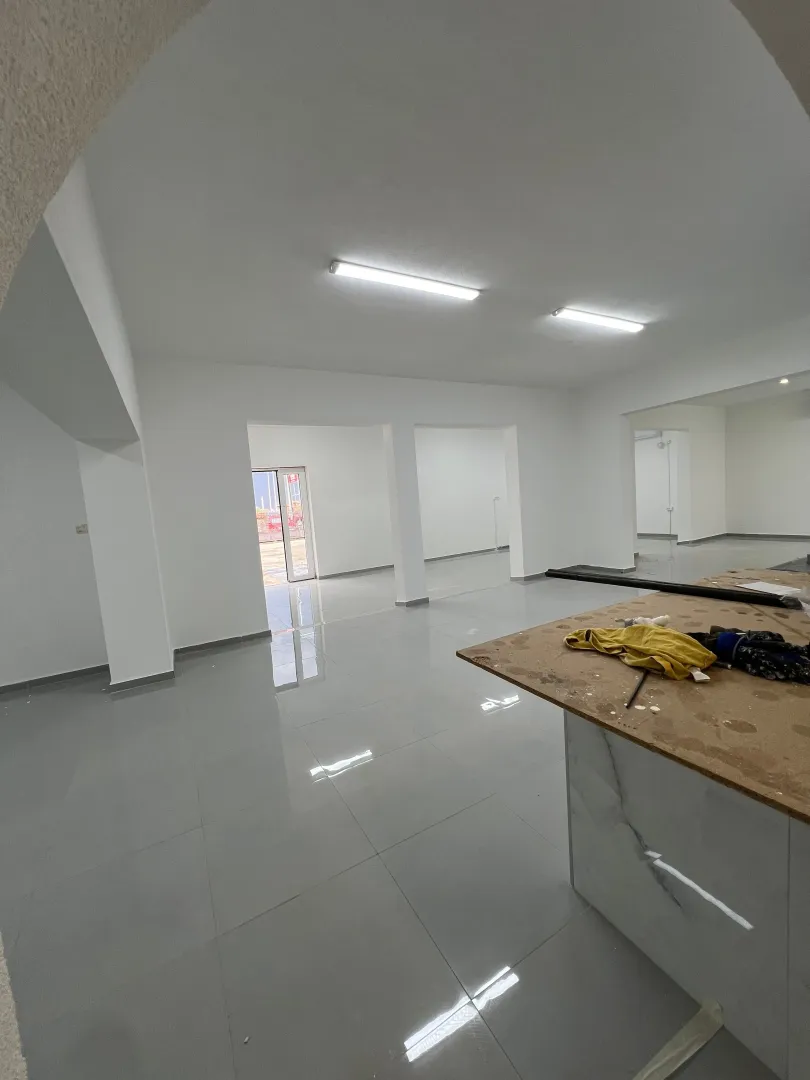 Rent, office space, 1000m², Čeluga, Bar