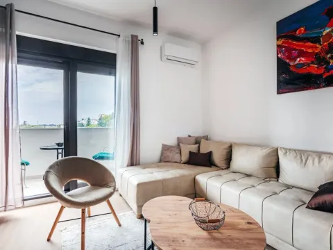 Rent, one bedroom apartment, 44m², Bečići, Budva - image 16