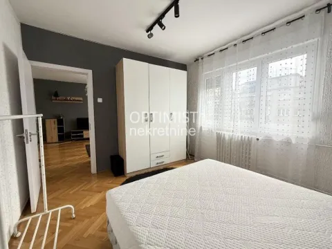 Izdavanje, trosoban stan, 75m², Savski Venac, Beograd - image 6